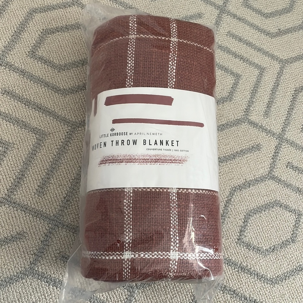 NWT Little Korboose throw blanket